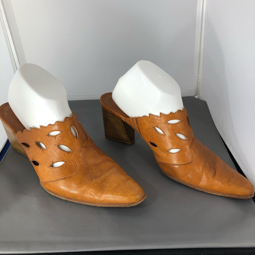 3/$30  Pella Moda Leather Designer Shoes